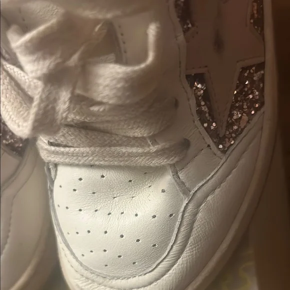 Golden Goose White and Pink Sneakers with Distressed Look - Picture 4 of 4